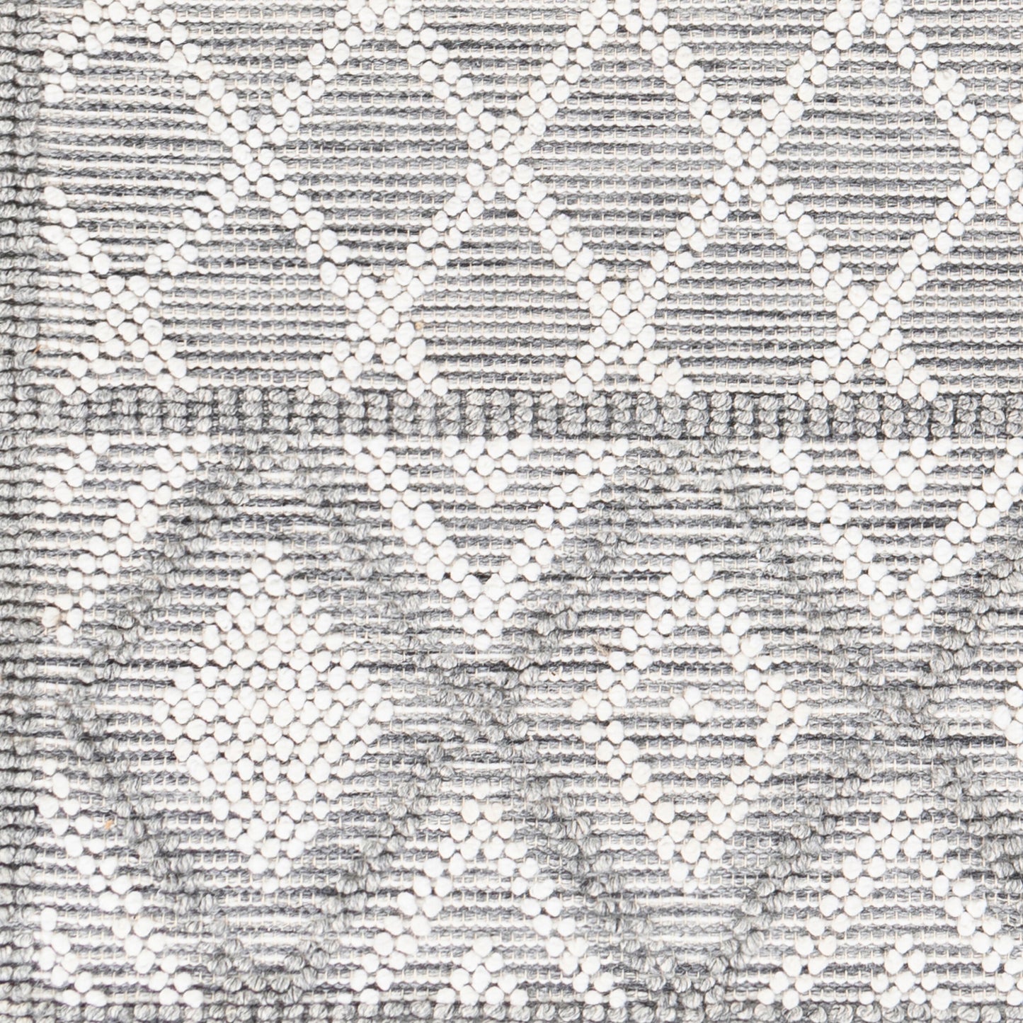 Fleur FLE-2300 2' x 3' Handmade Recyled Accent Rug