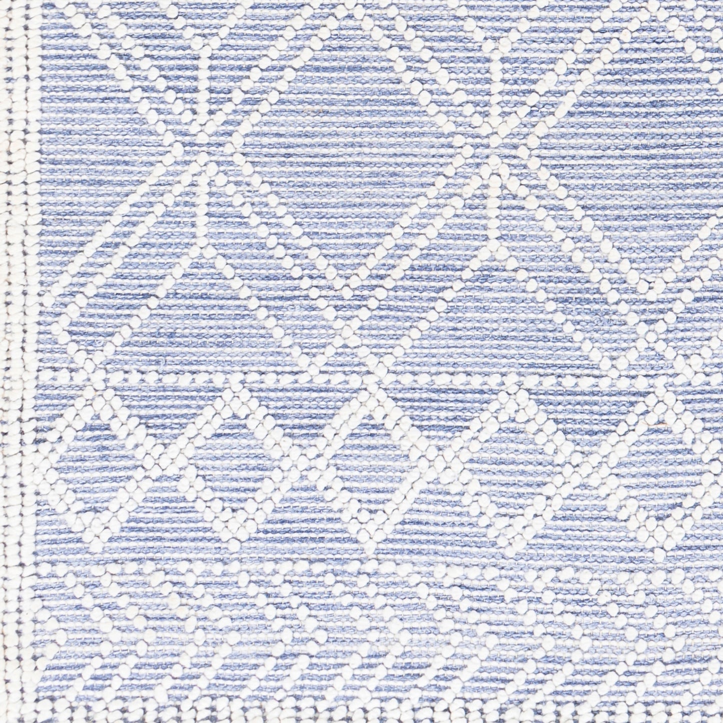 Fleur FLE-2303 2' x 3' Handmade Recyled Accent Rug