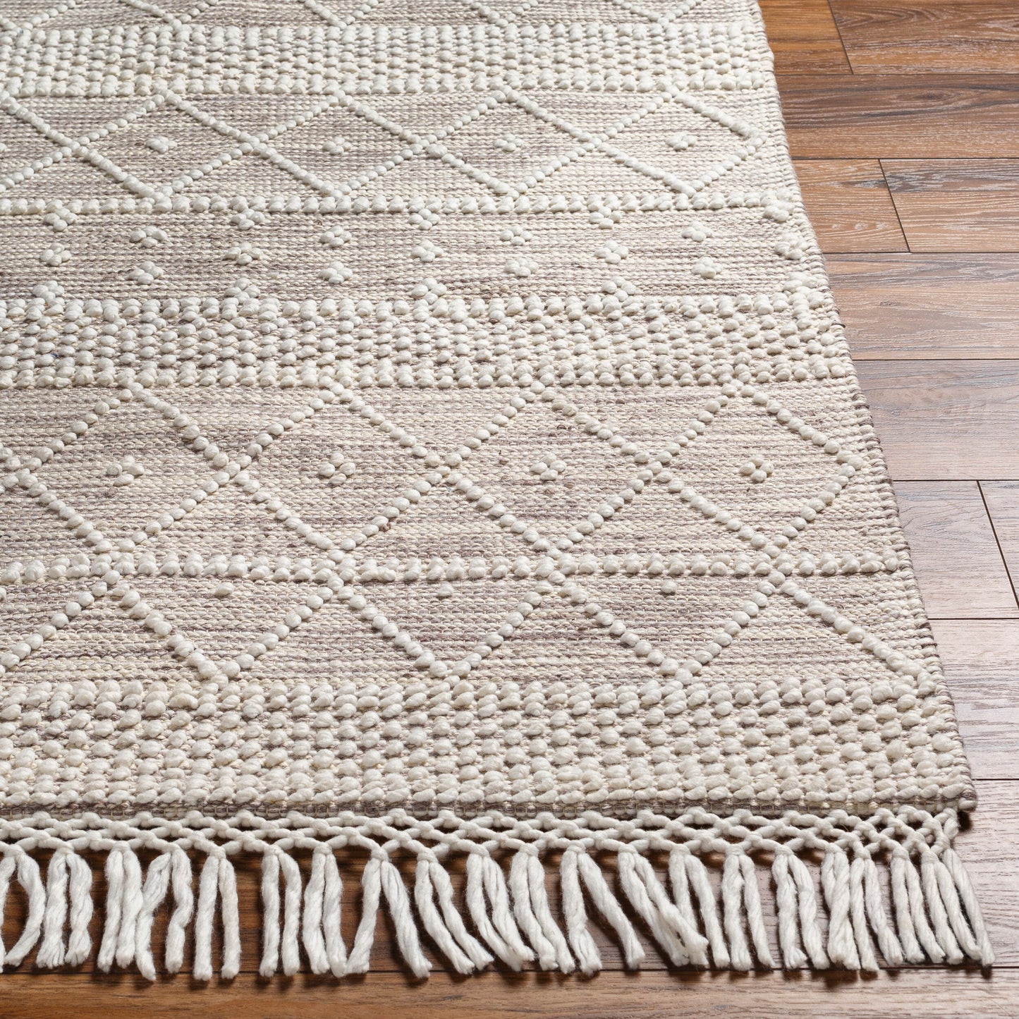Fleur FLE-2306 2' x 3' Handmade Recyled Accent Rug