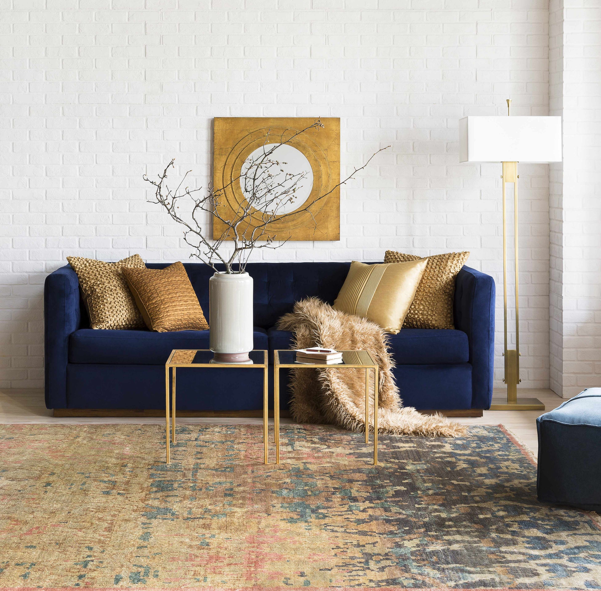 Decorative Accents : MNT-691,Floor Lamps : SLL-750,Mirrors : MRR-1003,Pillows : HH-022,BB-041,RT-005,Rugs : CSH-6000,Throws : TKH-1001
