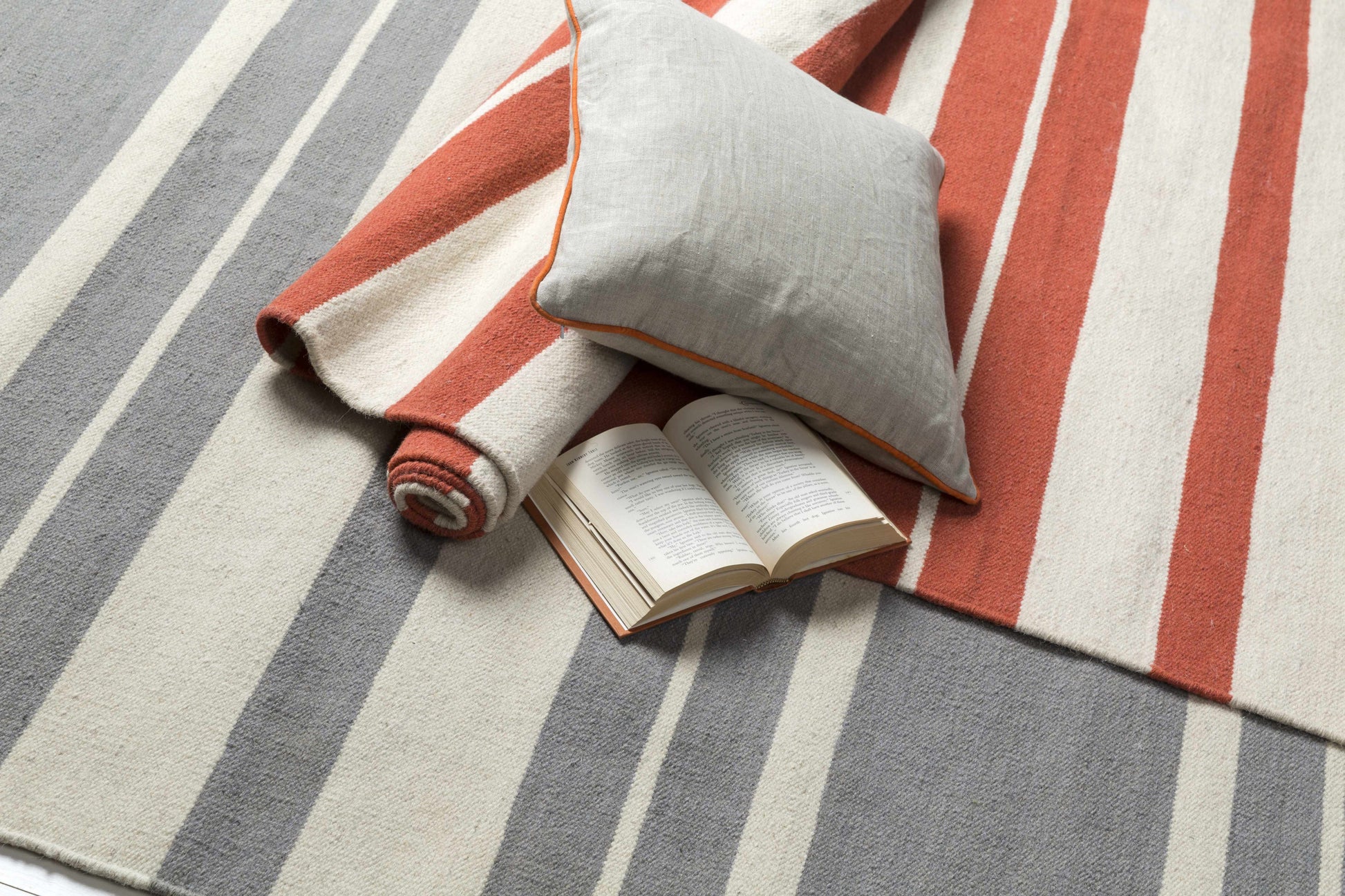 Frontier FT-428 Hand Woven Rug