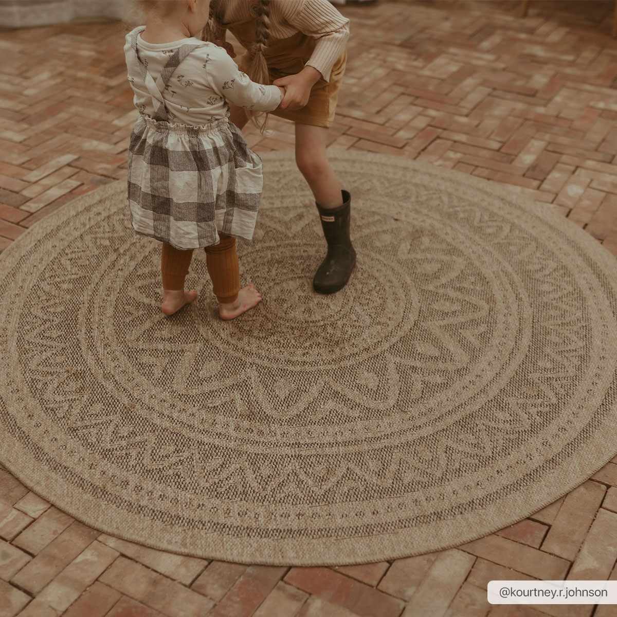 Encore ENC-2302 Machine Woven Rug