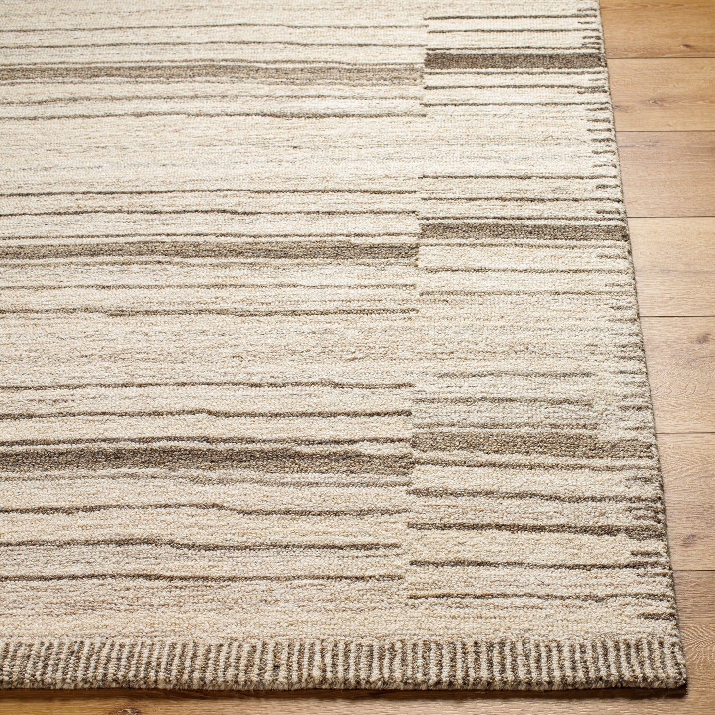 Granada GND-2350 2' x 3' Handmade Wool Accent Rug