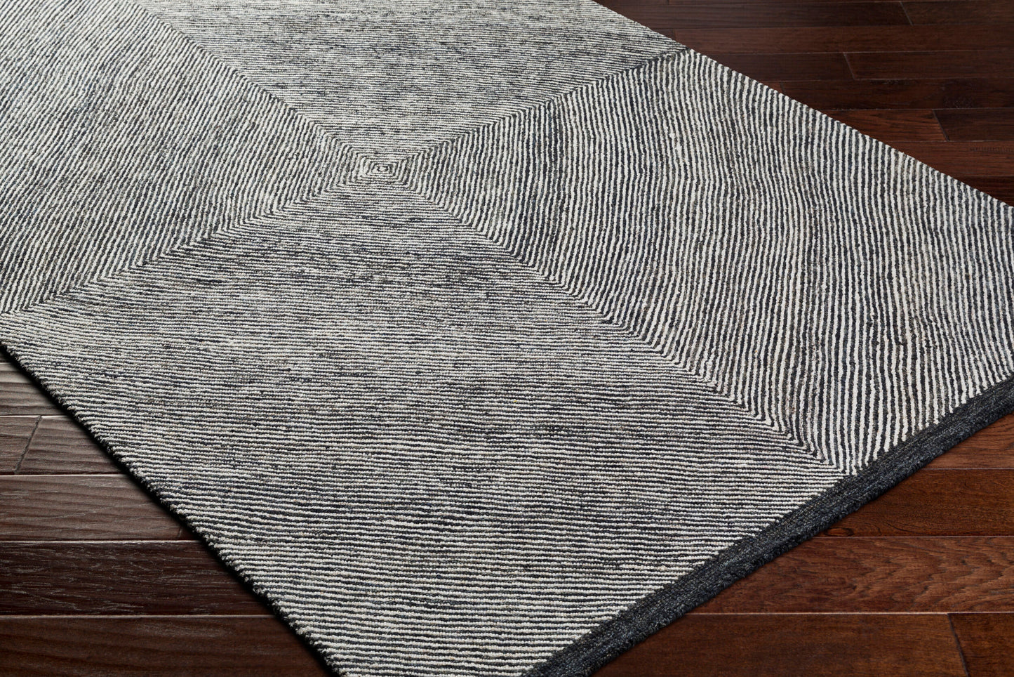 Alfombra decorativa de lana hecha a mano Granada GND-2367 de 2' x 3'