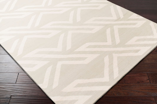 Galvany GVY-3014 4' x 6' Handmade Faux Silk Area Rug