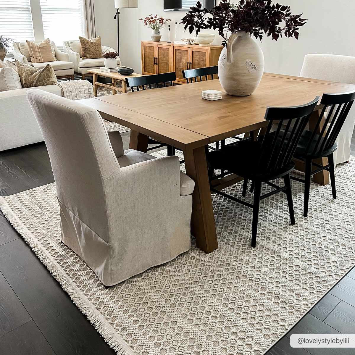 New Delhi NWH-2308 Machine Woven Rug