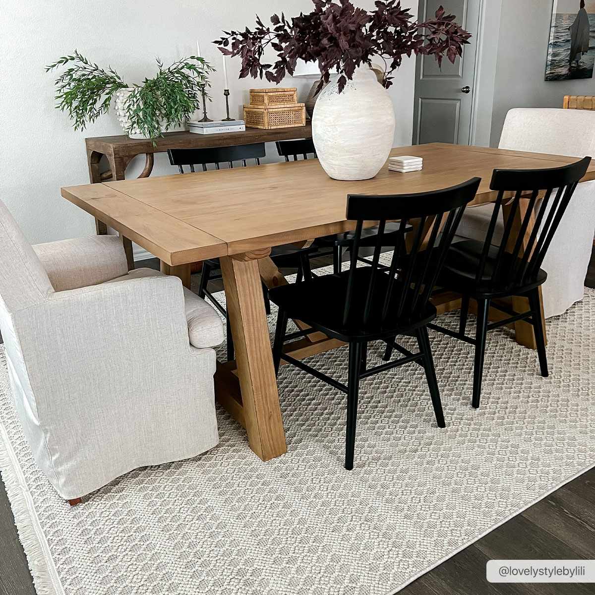 New Delhi NWH-2308 Machine Woven Rug