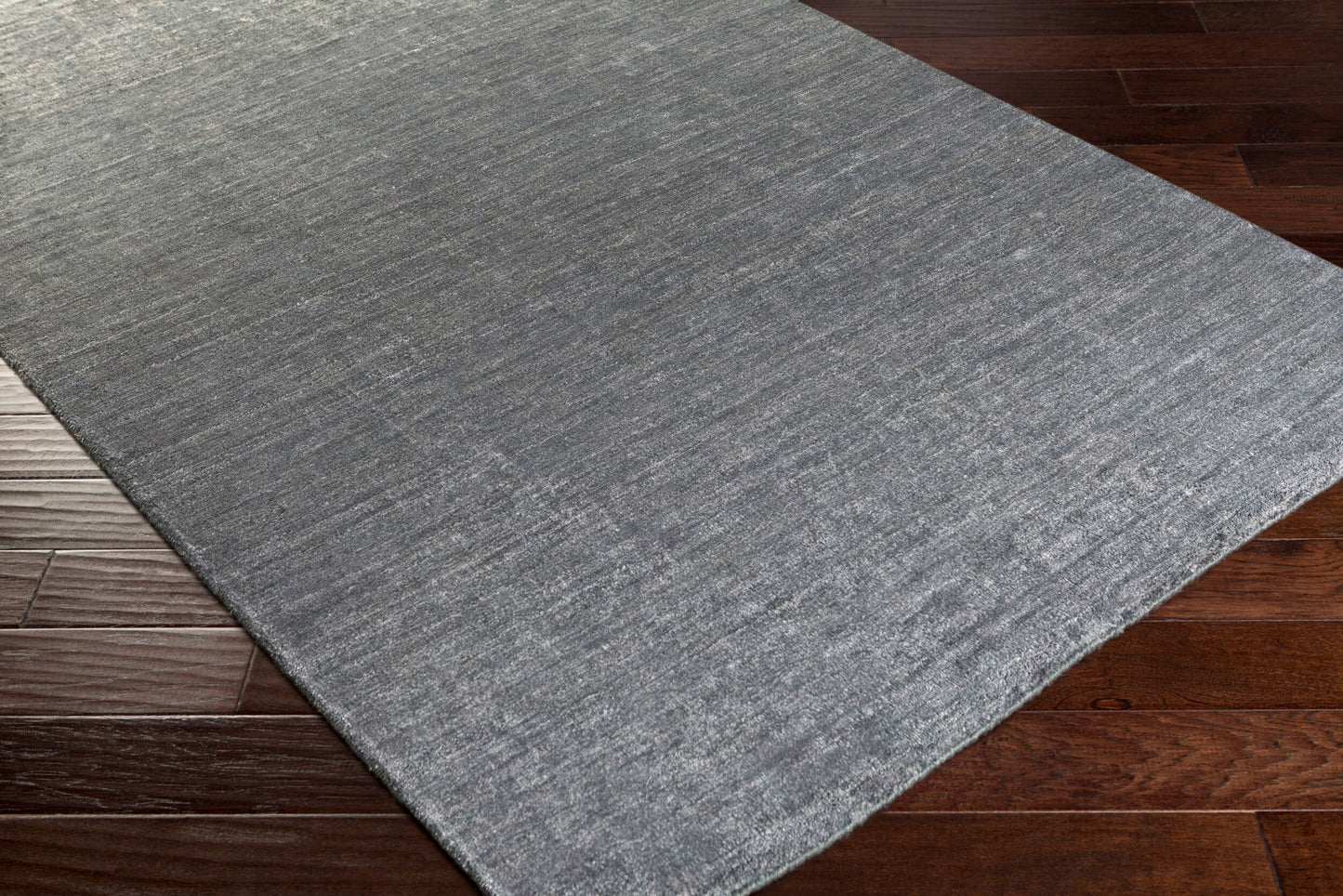 Haize HAZ-6010 2' x 3' Handmade Faux Silk Accent Rug