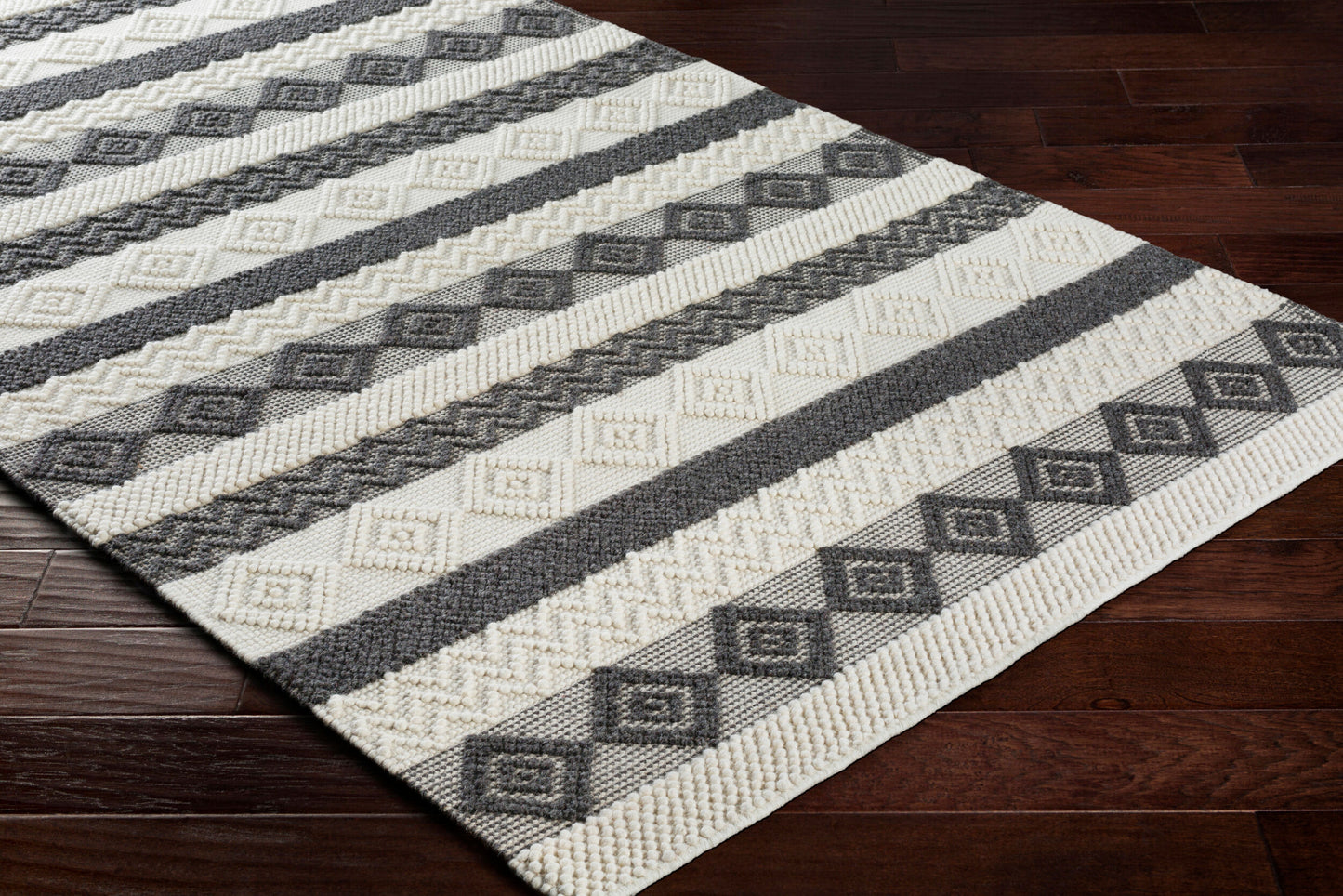 Hygge HYG-2301 2' x 3' Handmade Accent Rug