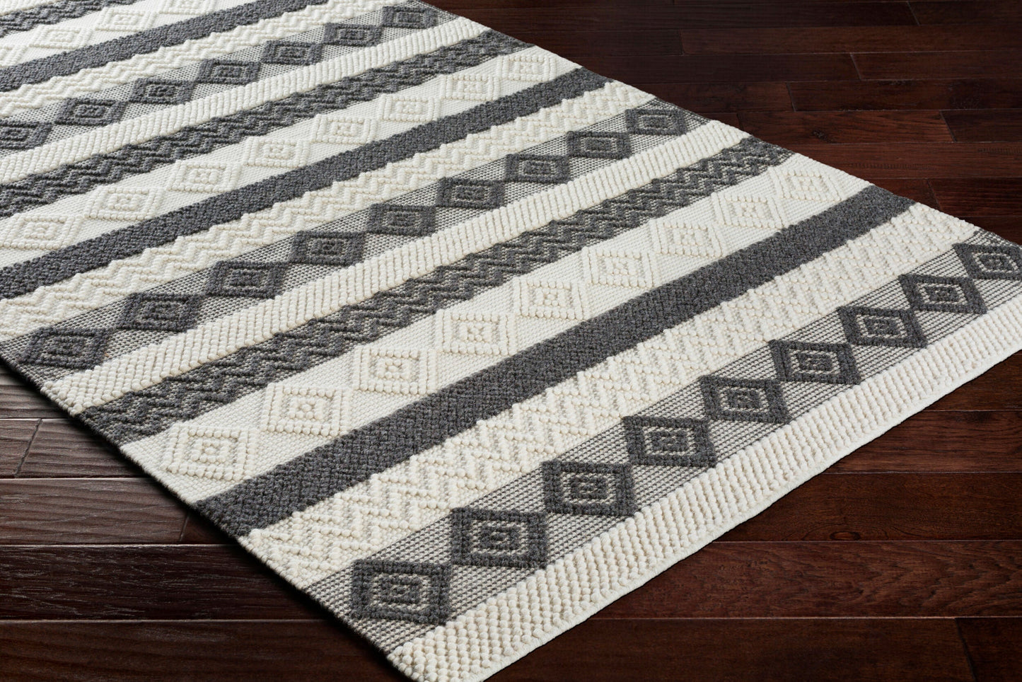 Hygge HYG-2301 3' x 5' Handmade Accent Rug