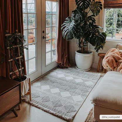 New Delhi NWH-2301 Machine Woven Rug