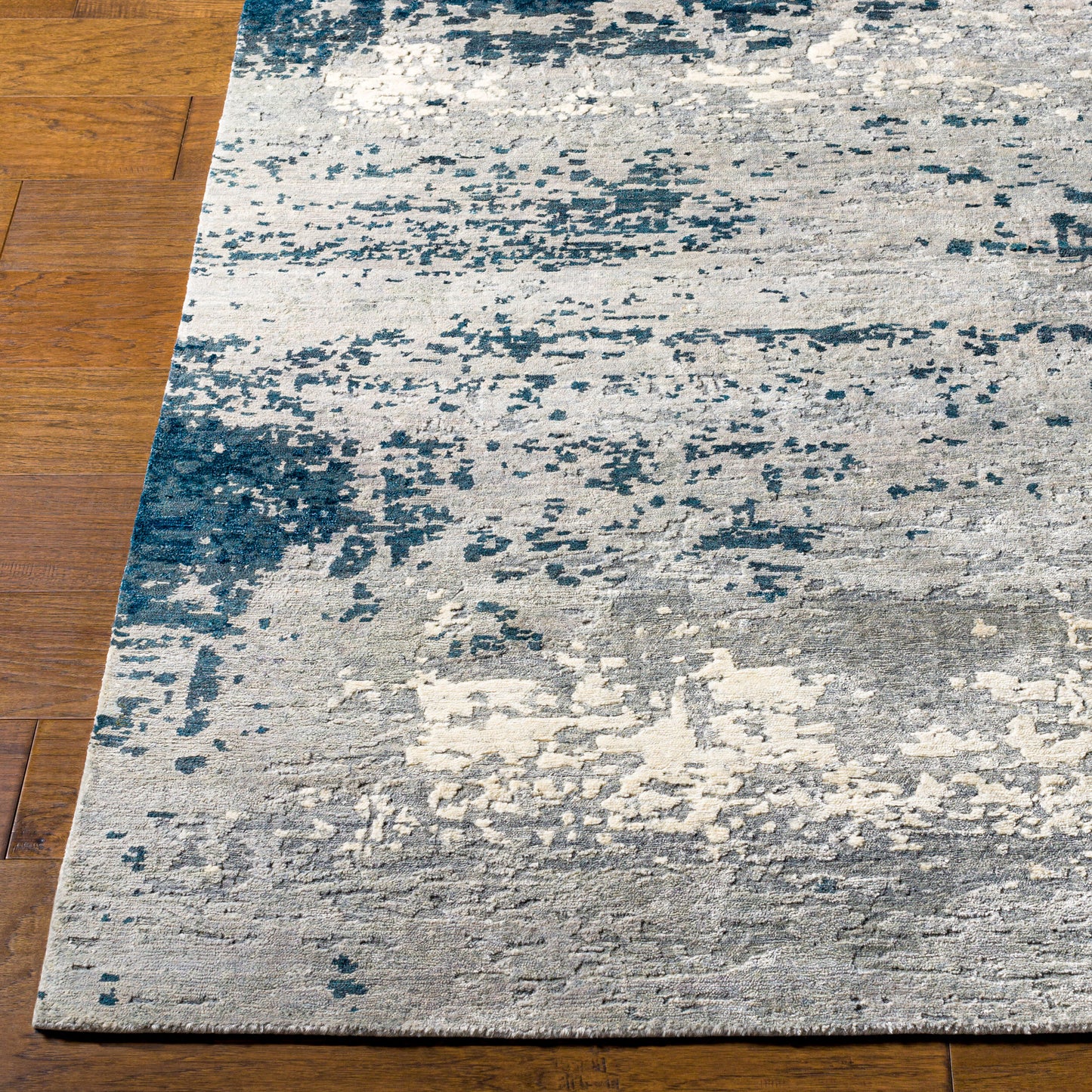 Imola IML-1004 2' x 3' Handmade Faux Silk Accent Rug