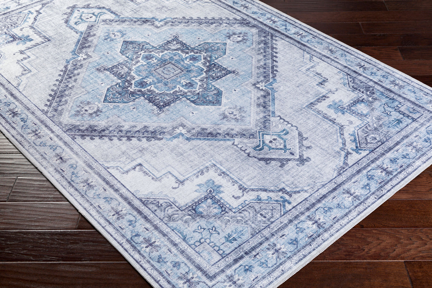Iris IRS-2304 2' x 3' Machine Woven Accent Rug