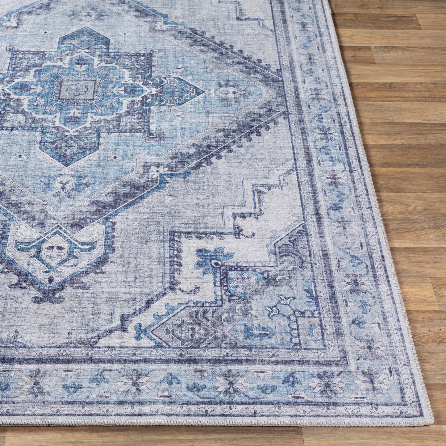 Iris IRS-2304 2' x 3' Machine Woven Accent Rug