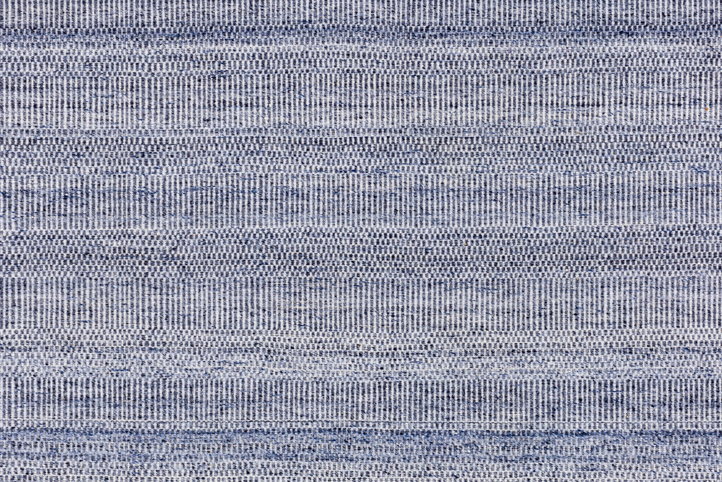 Irvine IRV-2303 2' x 3' Handmade Faux Silk Accent Rug