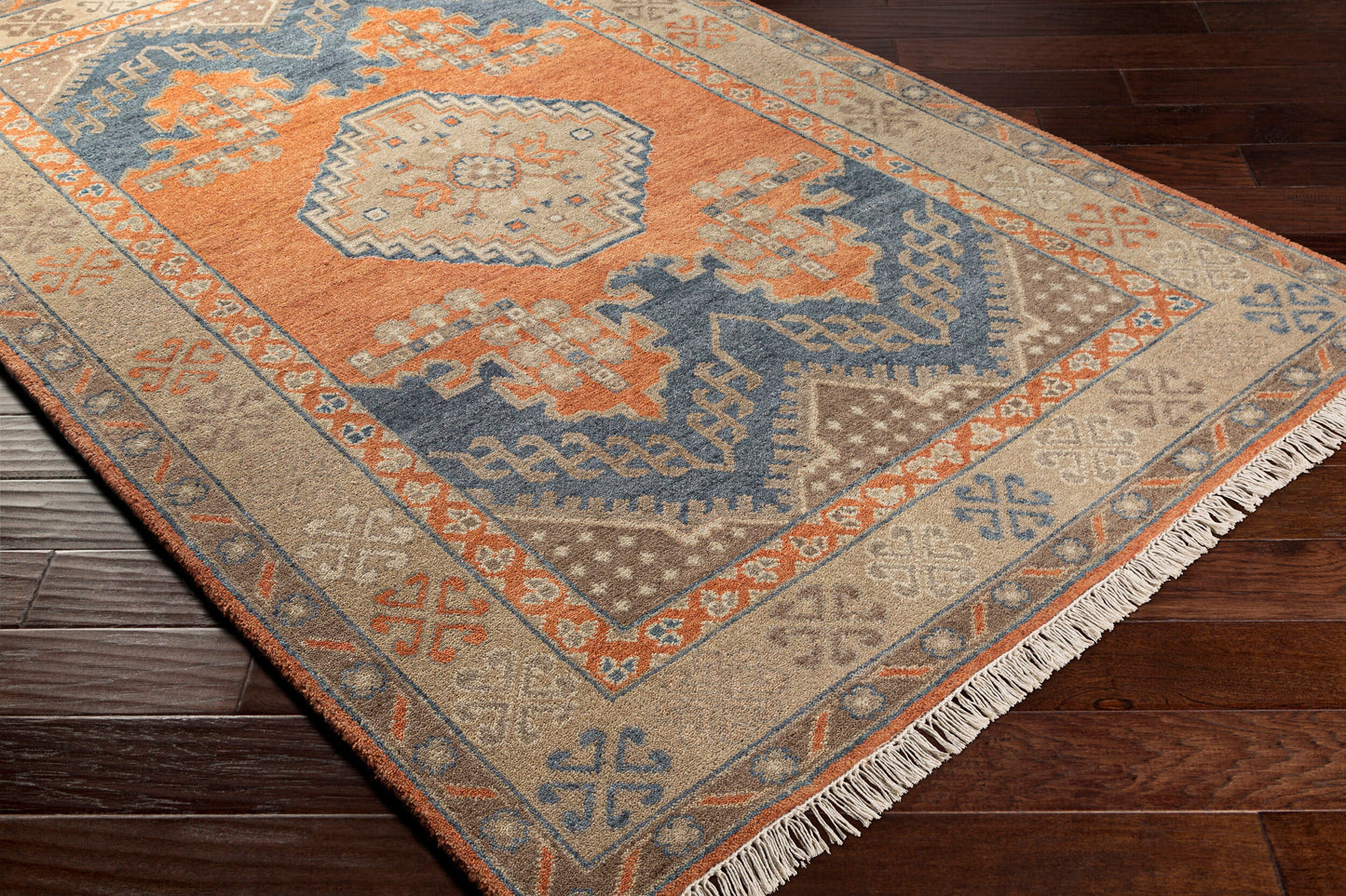 Isparta ISP-1000 2' x 3' Handmade Wool Accent Rug
