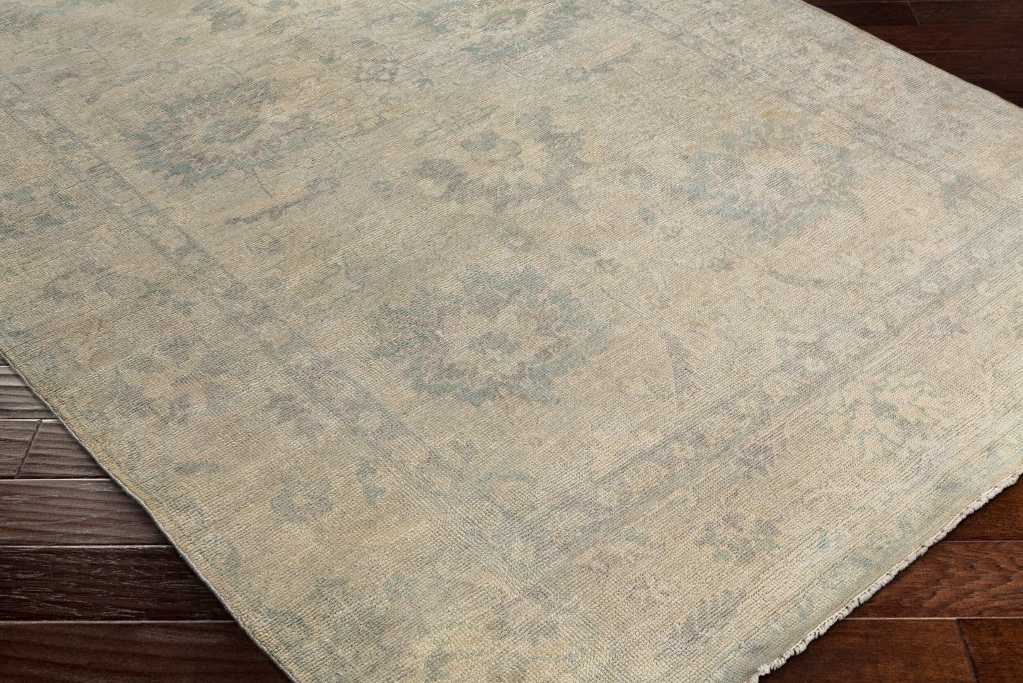 Lara LAR-7700 Hand Knotted Rug