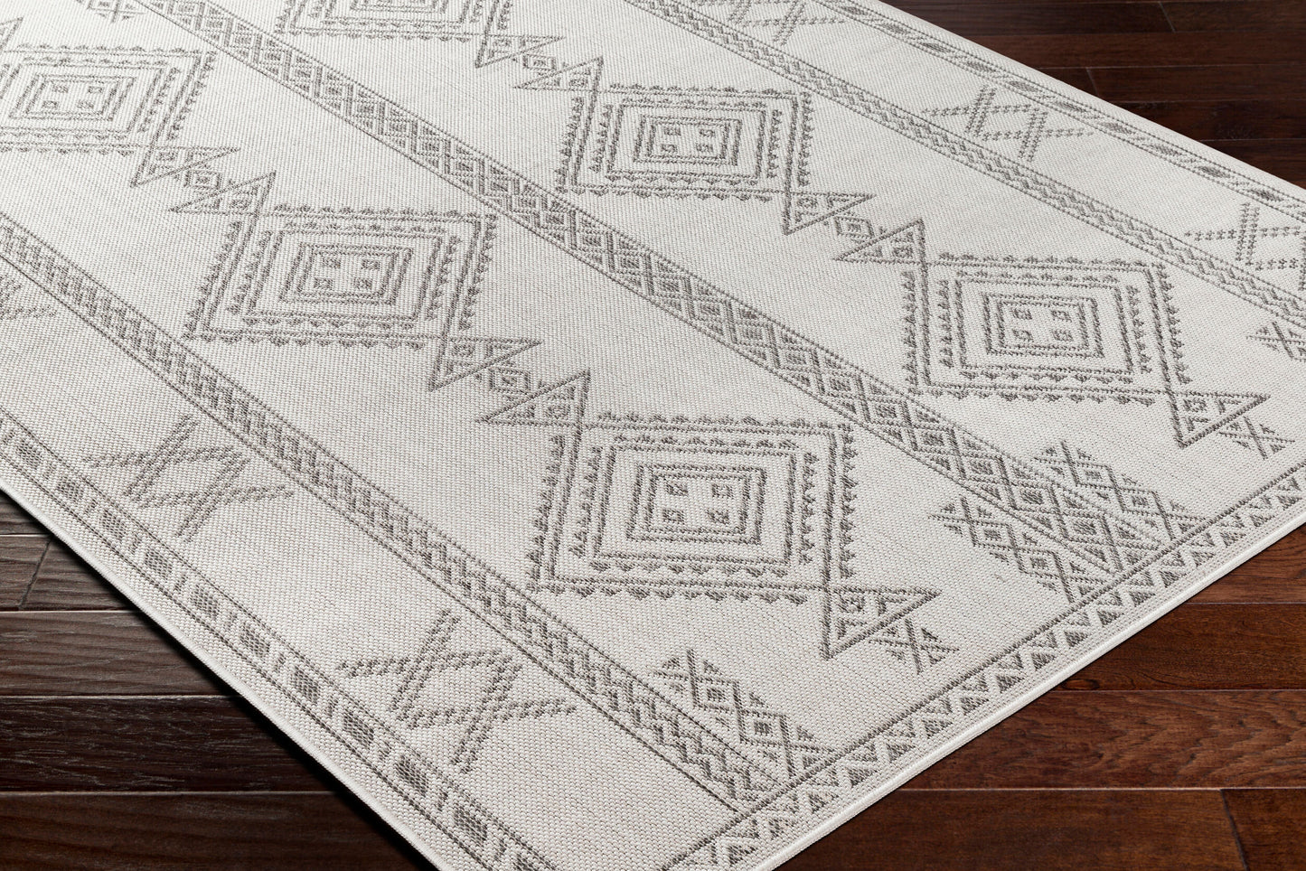 Long Beach LBH-2341 5' x 7' Machine Woven Indoor/Outdoor Area Rug