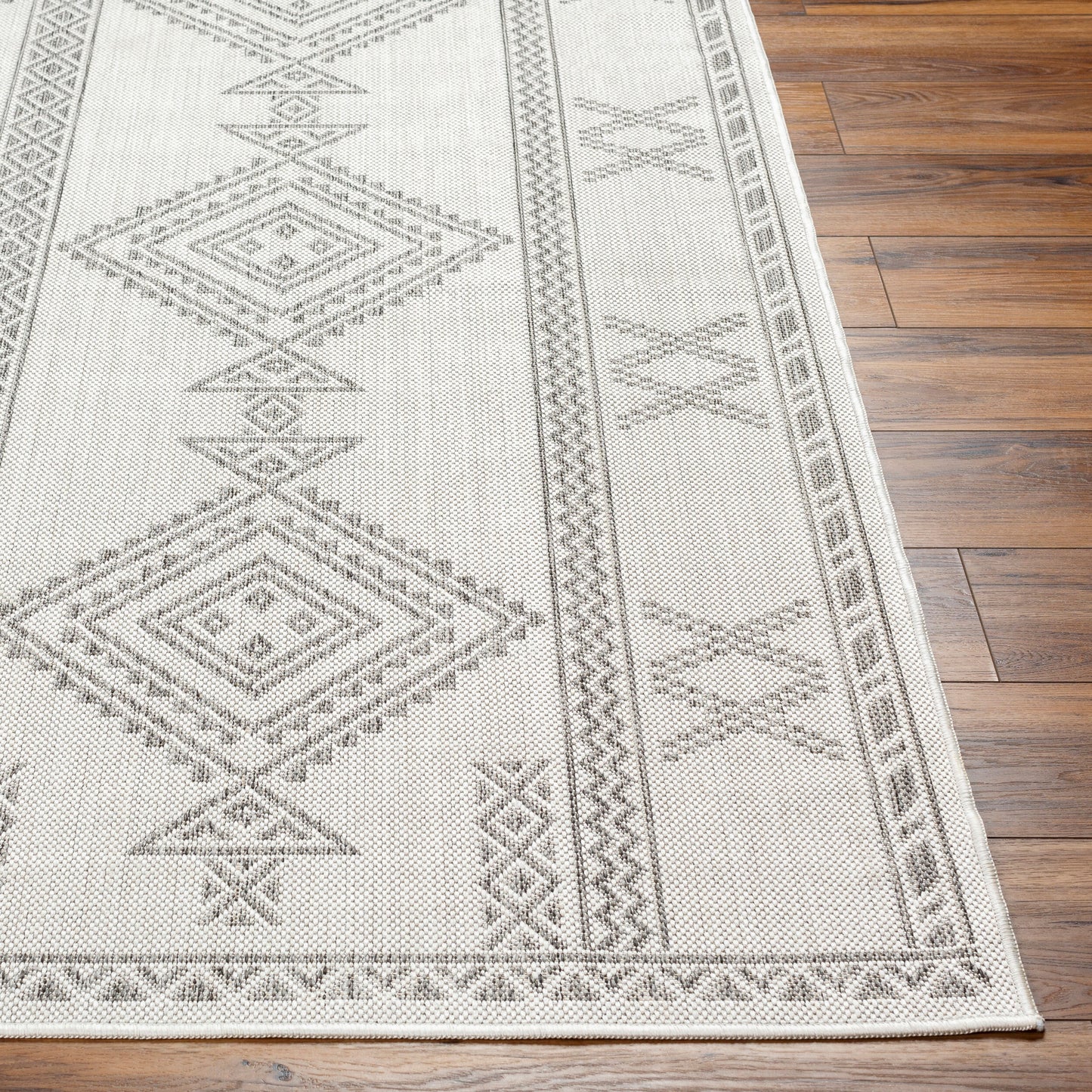 Long Beach LBH-2341 5' x 7' Machine Woven Indoor/Outdoor Area Rug