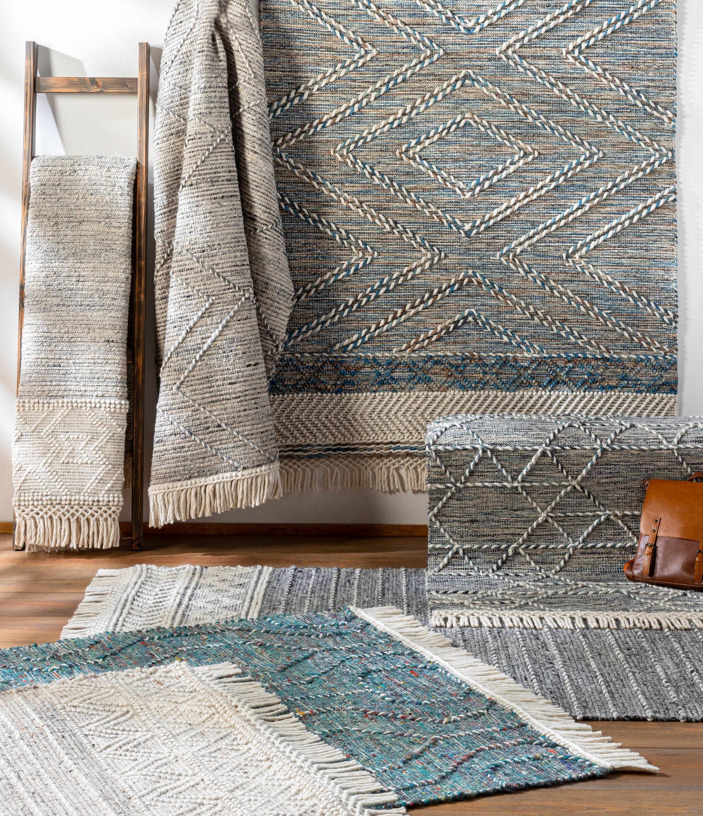 Lucia LCI-2305 Hand Woven Rug