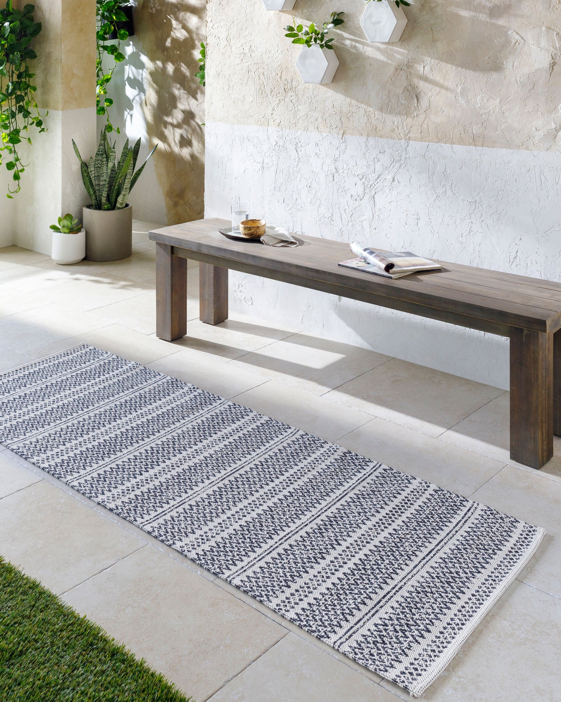 La Casa LCS-2304 Machine Woven Rug