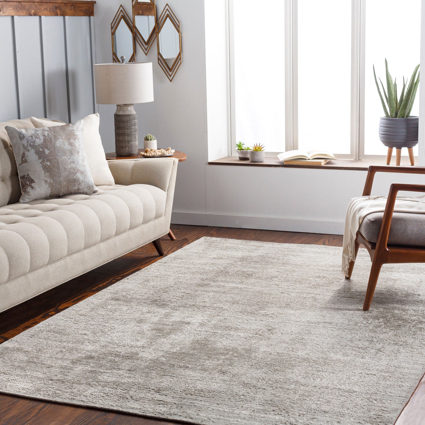 Lucknow LUC-2306 2' x 3' Handmade Accent Rug