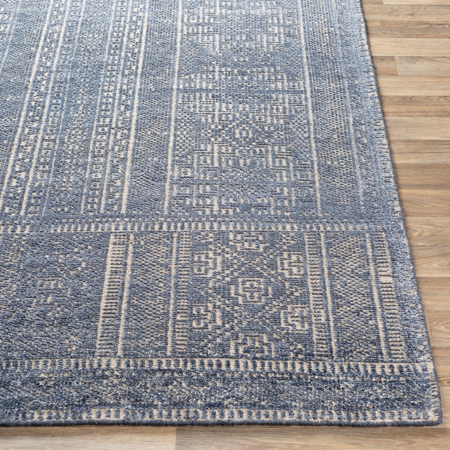 Livorno LVN-2301 2' x 3' Handmade Faux Silk Accent Rug