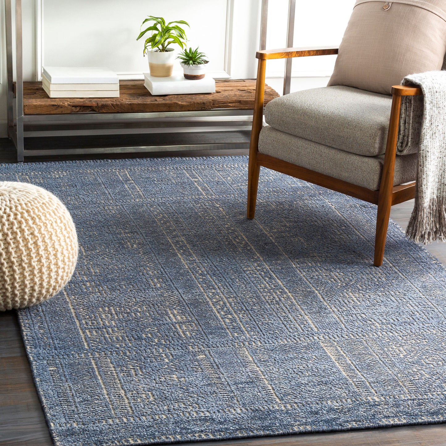 Livorno LVN-2301 2' x 3' Handmade Faux Silk Accent Rug