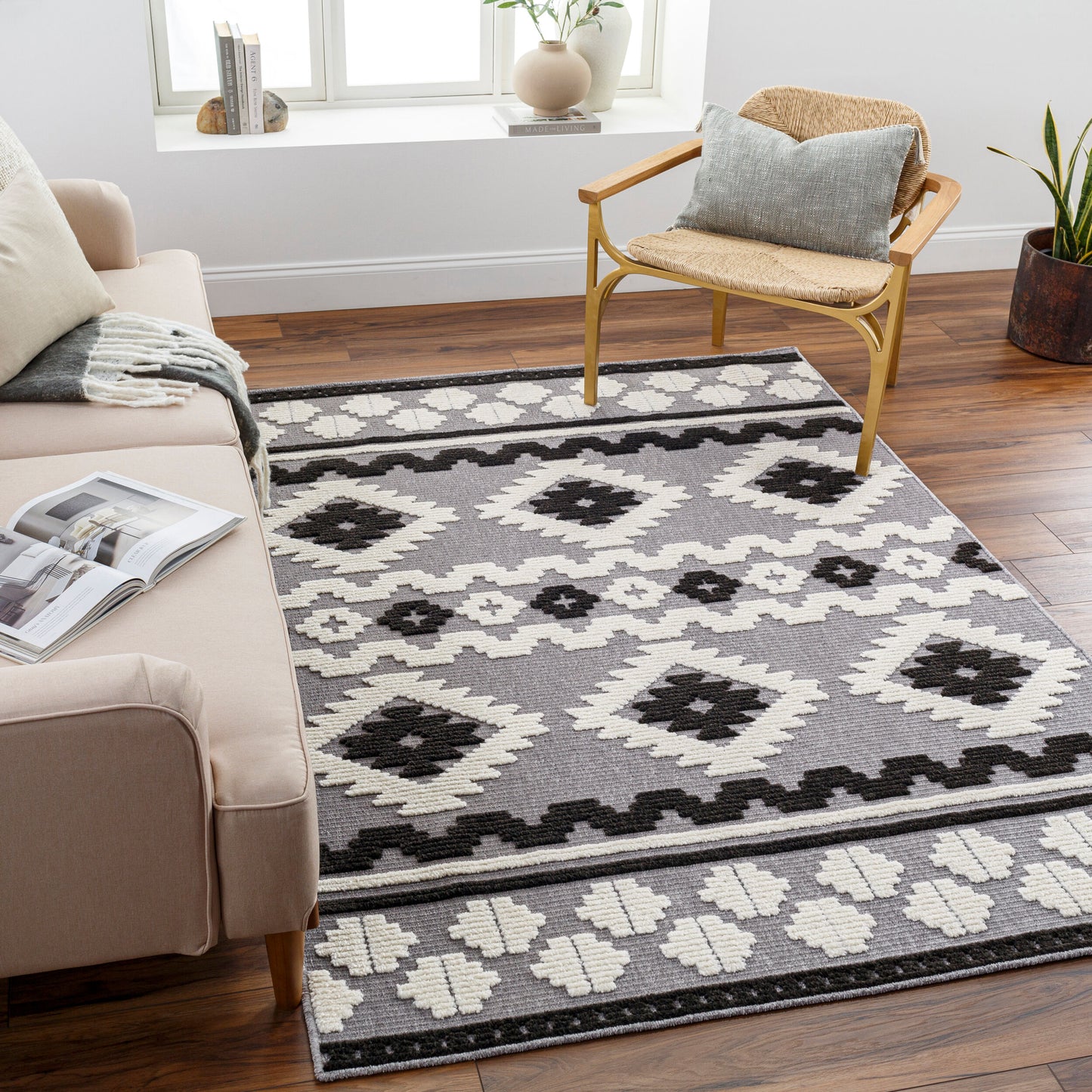 Lyna LYA-2321 2' x 3' Machine Woven Washable Accent Rug