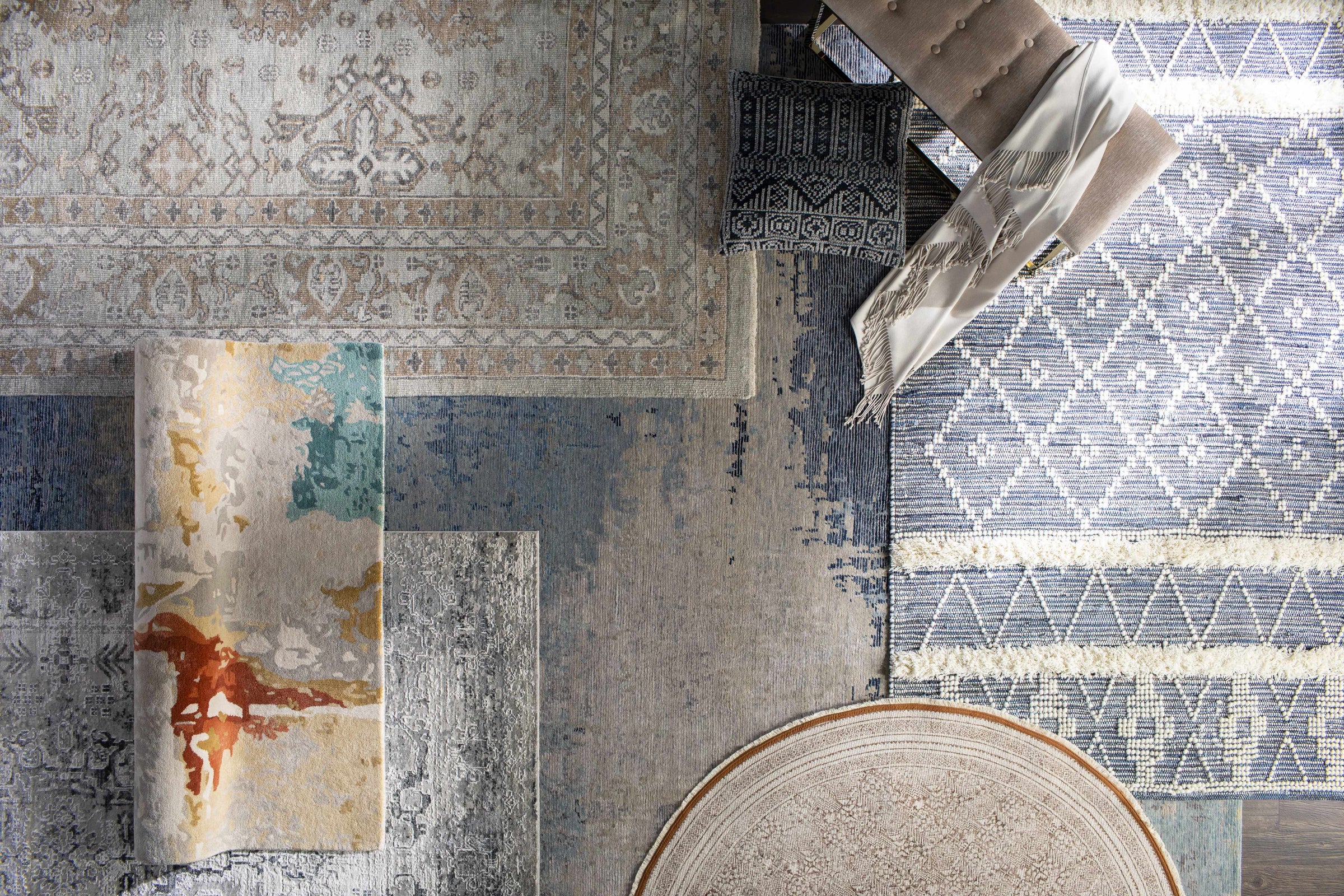Royal RYL-2302 Hand Knotted Rug