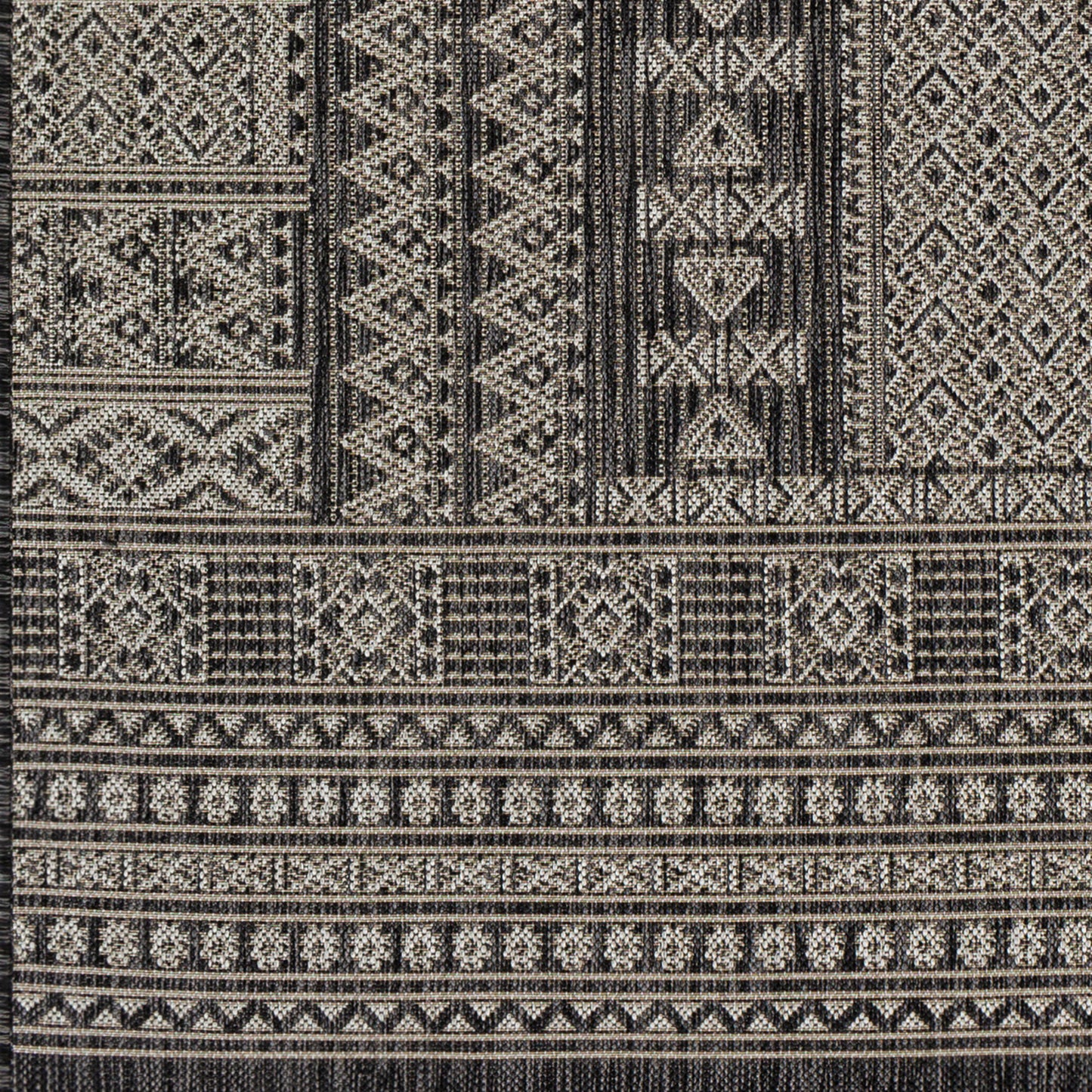 Malibu MBU-2323 6' x 9' Machine Woven Indoor/Outdoor Area Rug