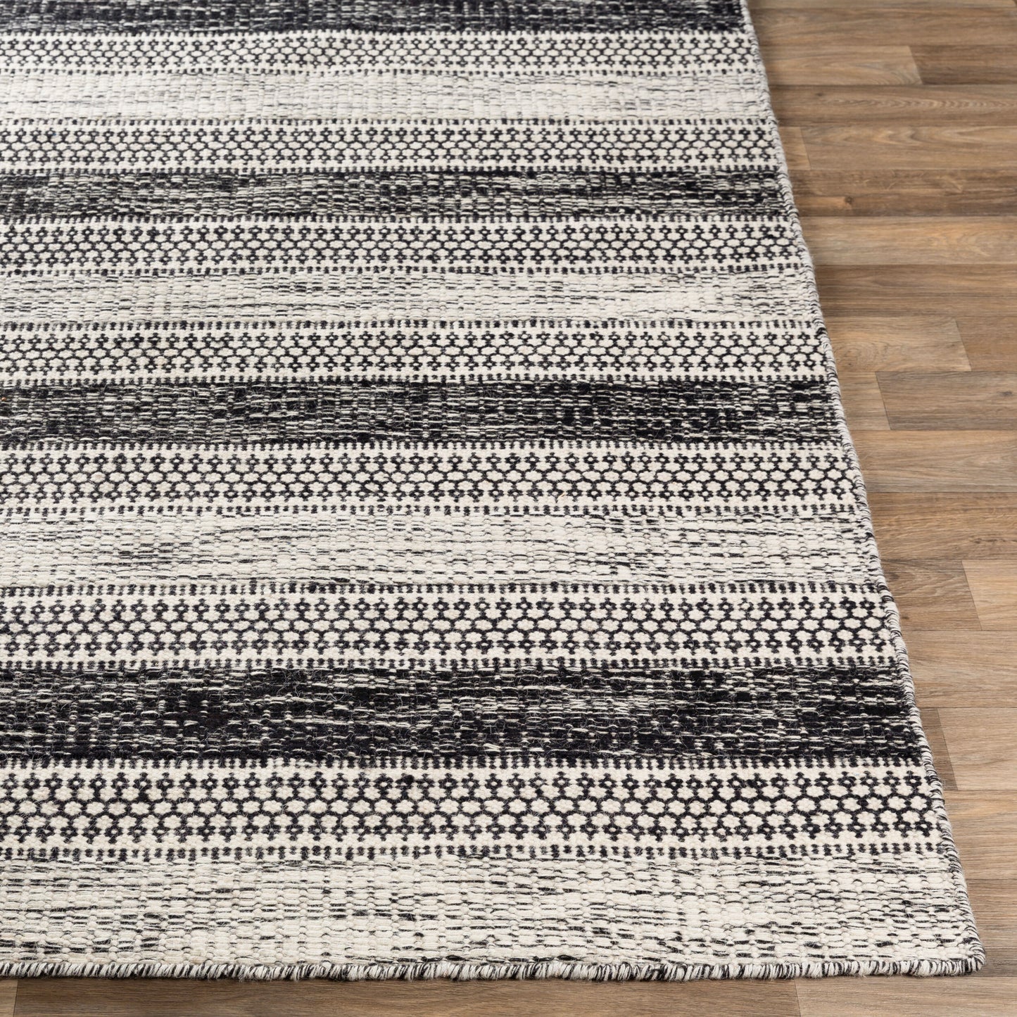 Mardin MDI-2304 2' x 3' Handmade Wool Accent Rug