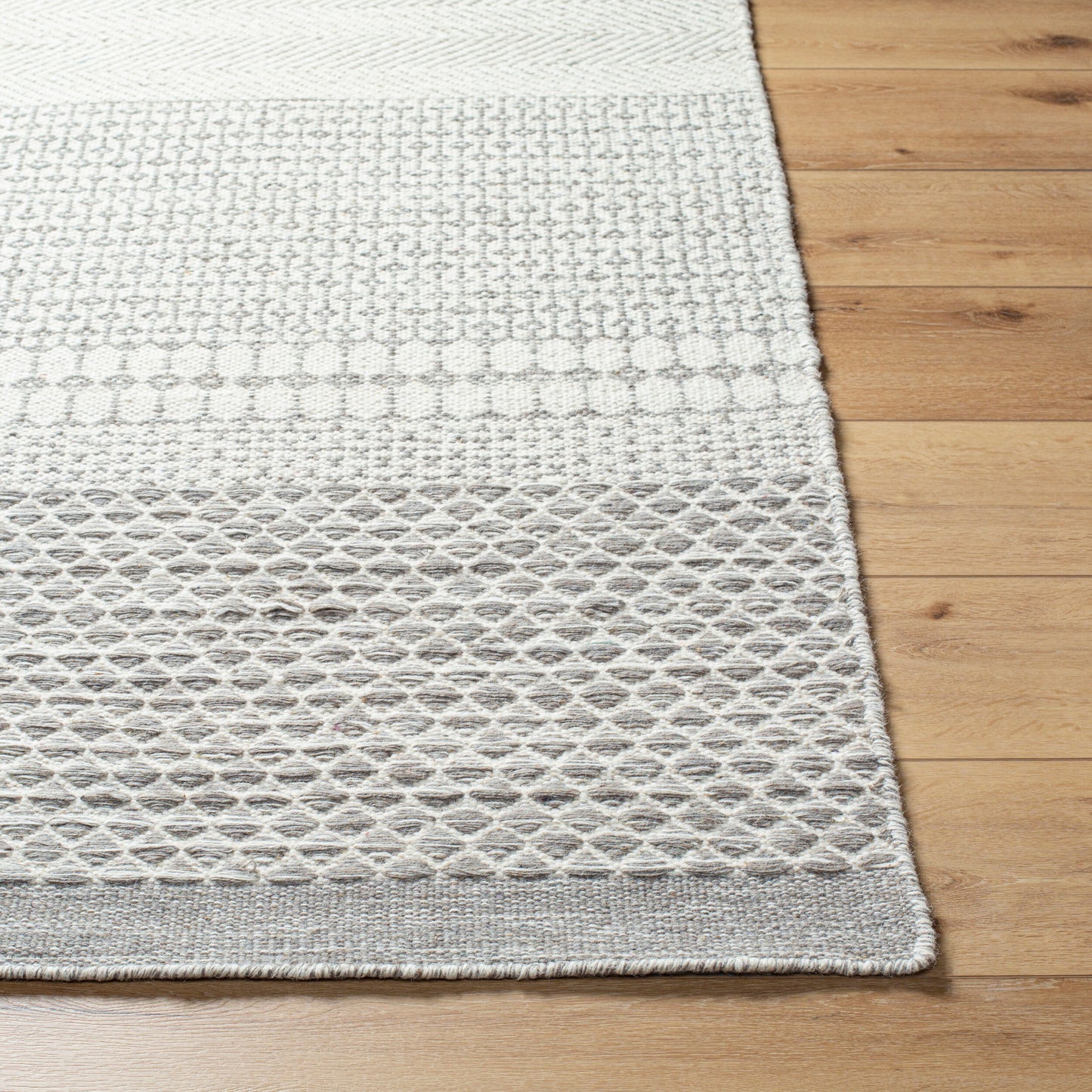 Mardin MDI-2307 2' x 3' Handmade Wool Accent Rug