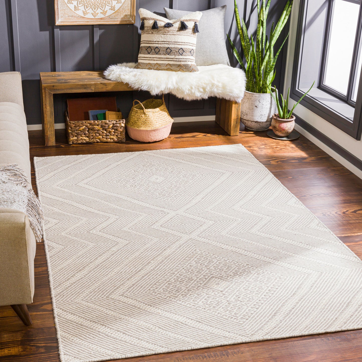 Mardin MDI-2309 2' x 3' Handmade Wool Accent Rug