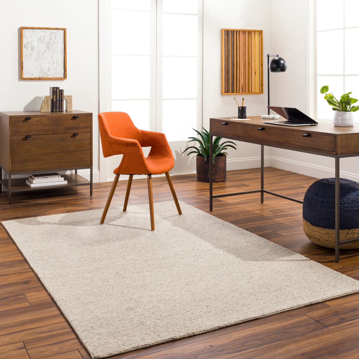 Mia MIA-2301 2' x 3' Handmade Wool Accent Rug
