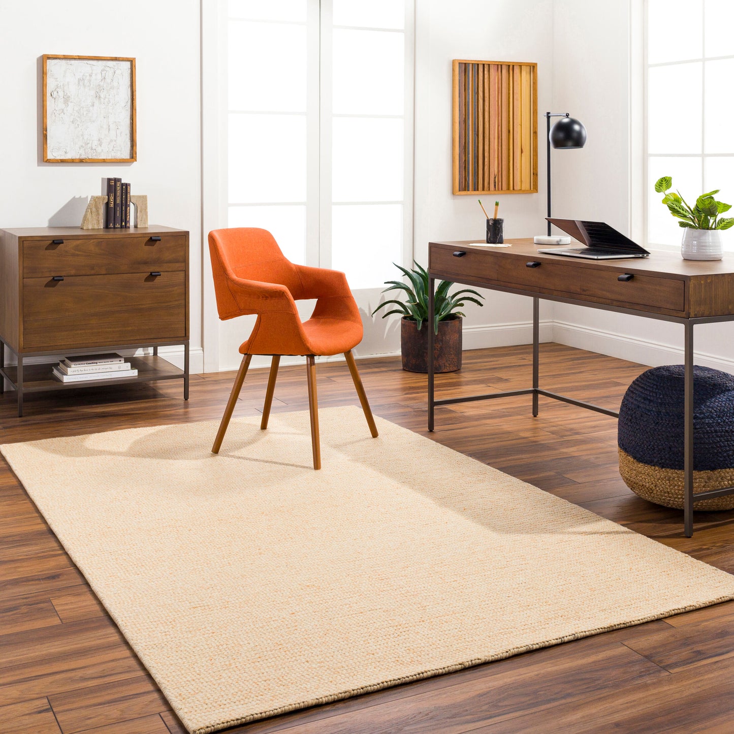 Mia MIA-2302 2' x 3' Handmade Wool Accent Rug