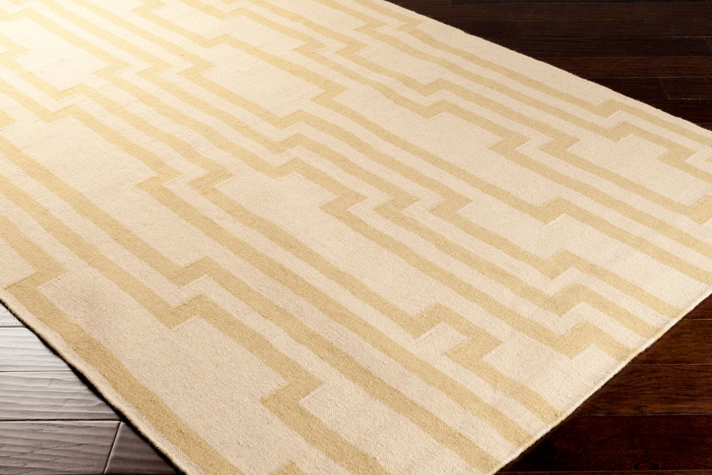 Market Place MKP-1011 3' x 5' Handmade Wool Accent Rug