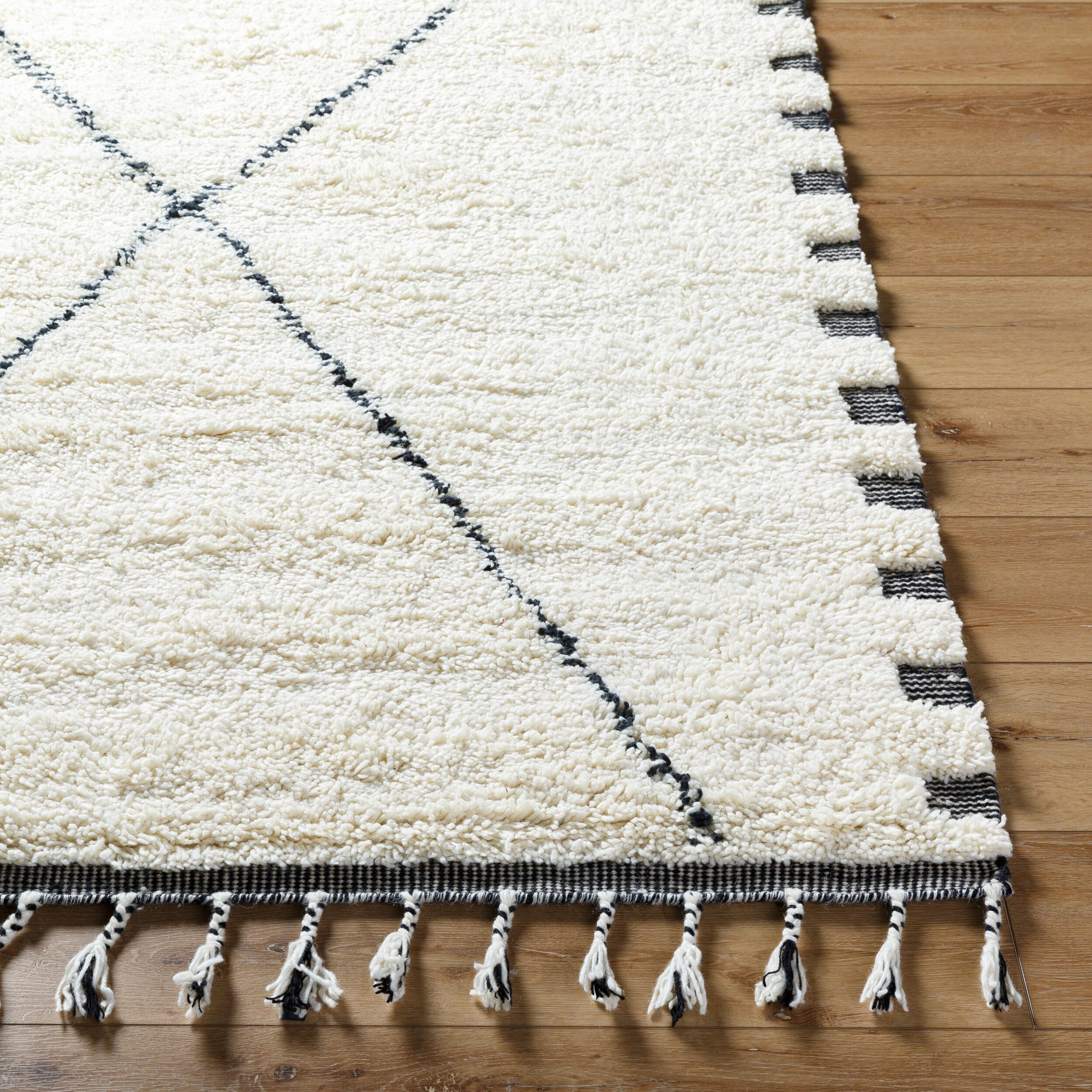 Mirela MMI-2306 Hand Woven Rug