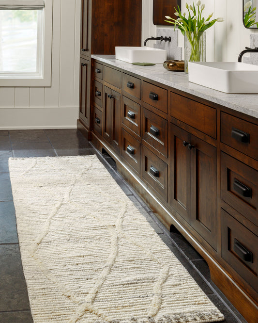 Manisa MNS-2307 2' x 3' Handmade Wool Accent Rug