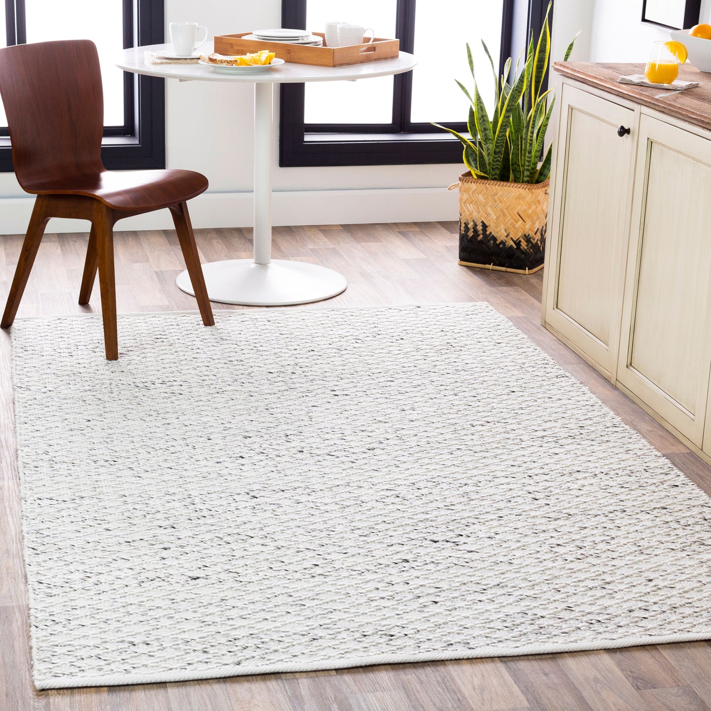 Modena MOE-1002 2' x 3' Handmade Accent Rug