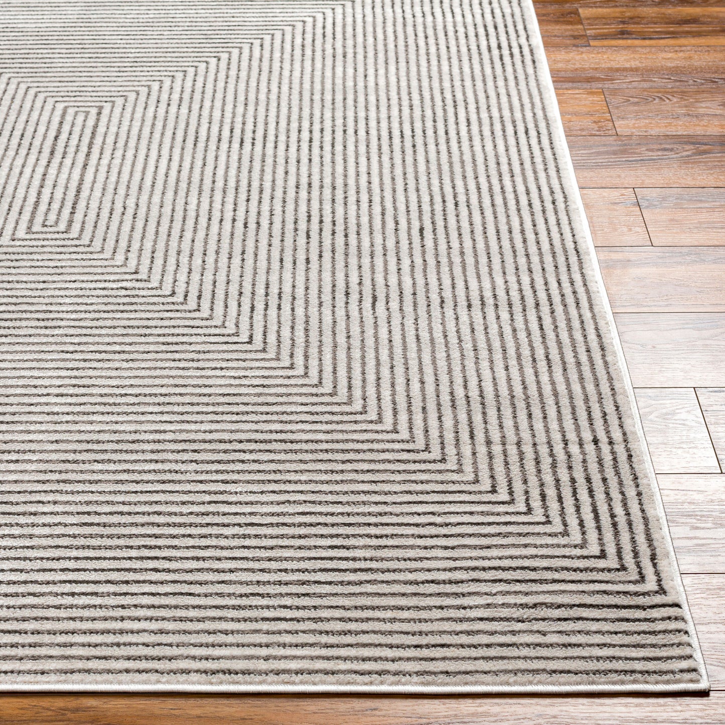 Marvel MVL-2307 2' x 3' Machine Woven Accent Rug