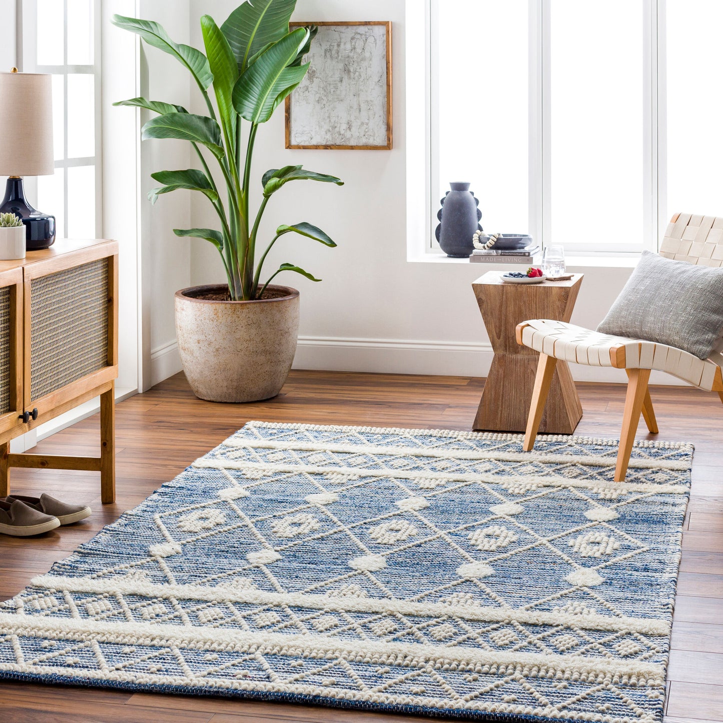 Nadine NDD-2302 2' x 3' Handmade Accent Rug