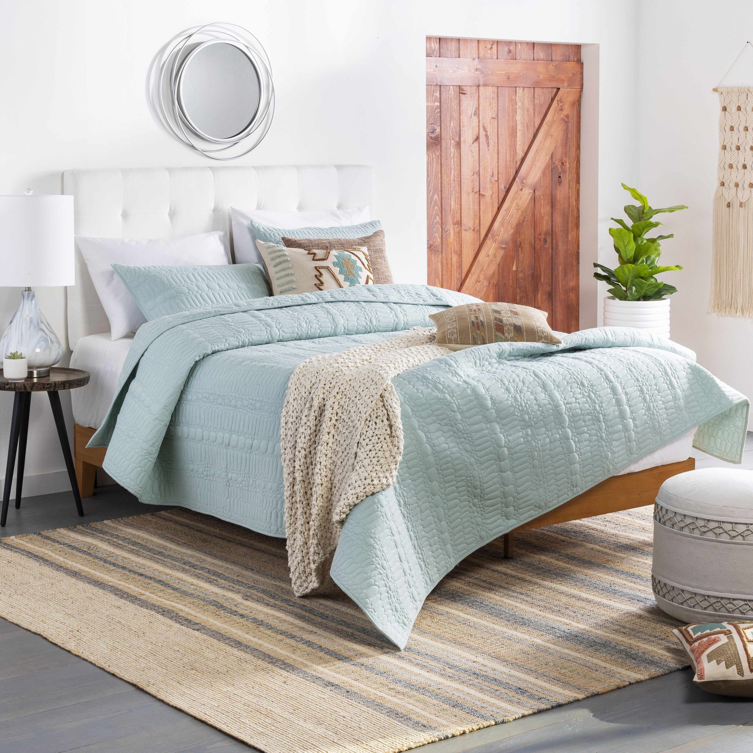 Bedding : PBE-1000,Decorative Accents : ORC-002,Furniture : KAV-001,Mirrors : DII-001,Pillows : BIB-001,ULL-002,PTO-001,Pouf : ILI-003,Rugs : ARE-2304,Table Lamps : ORL-001,Throws : DEO-1000