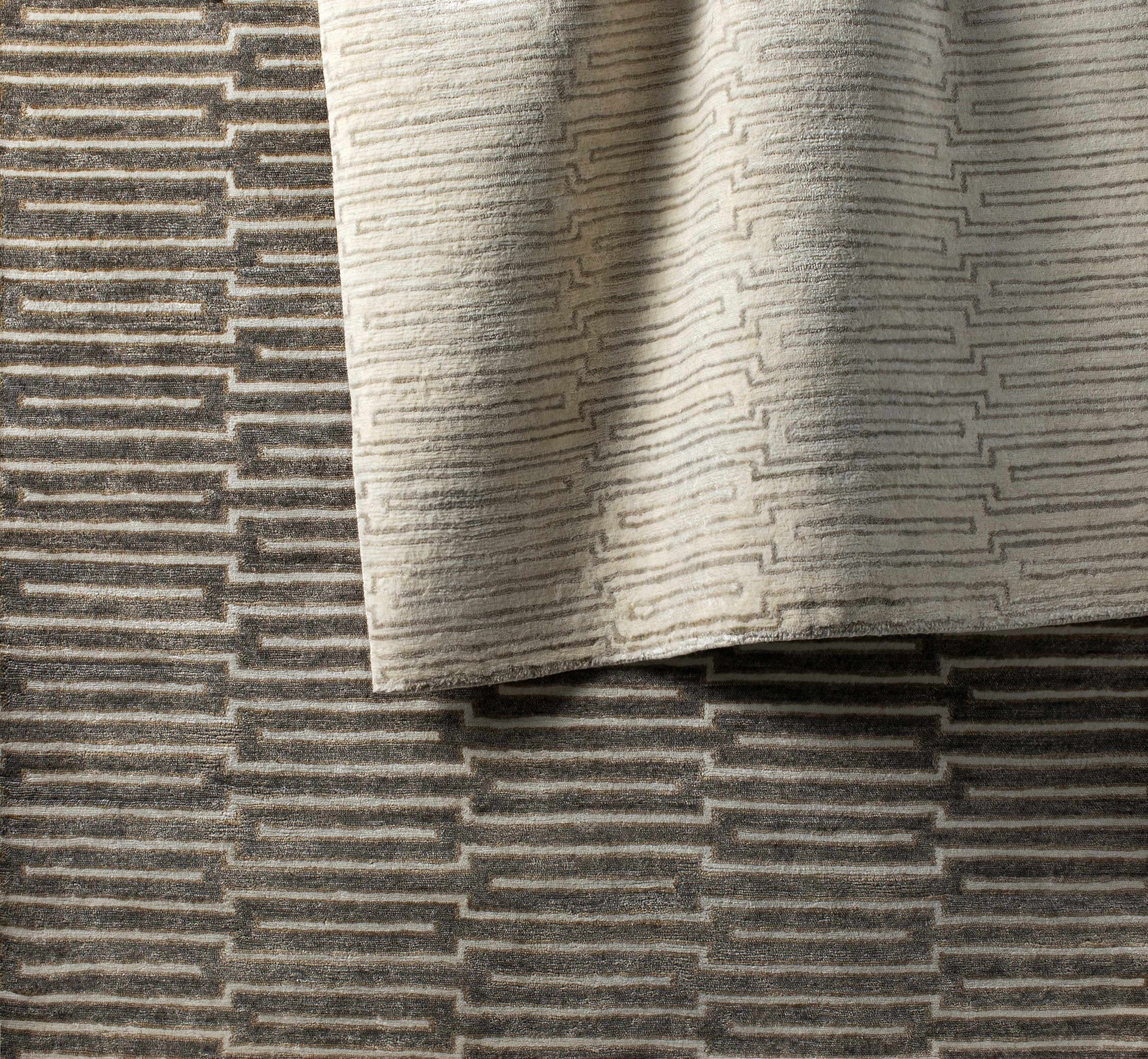 Platinum PLAT-9029 Hand Knotted Rug