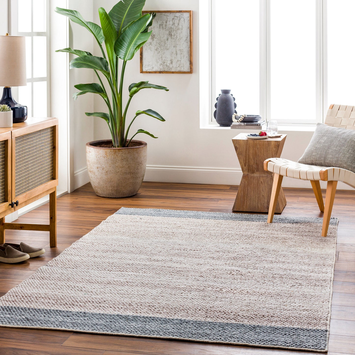 Reika REK-2308 2' x 3' Handmade Recyled Accent Rug
