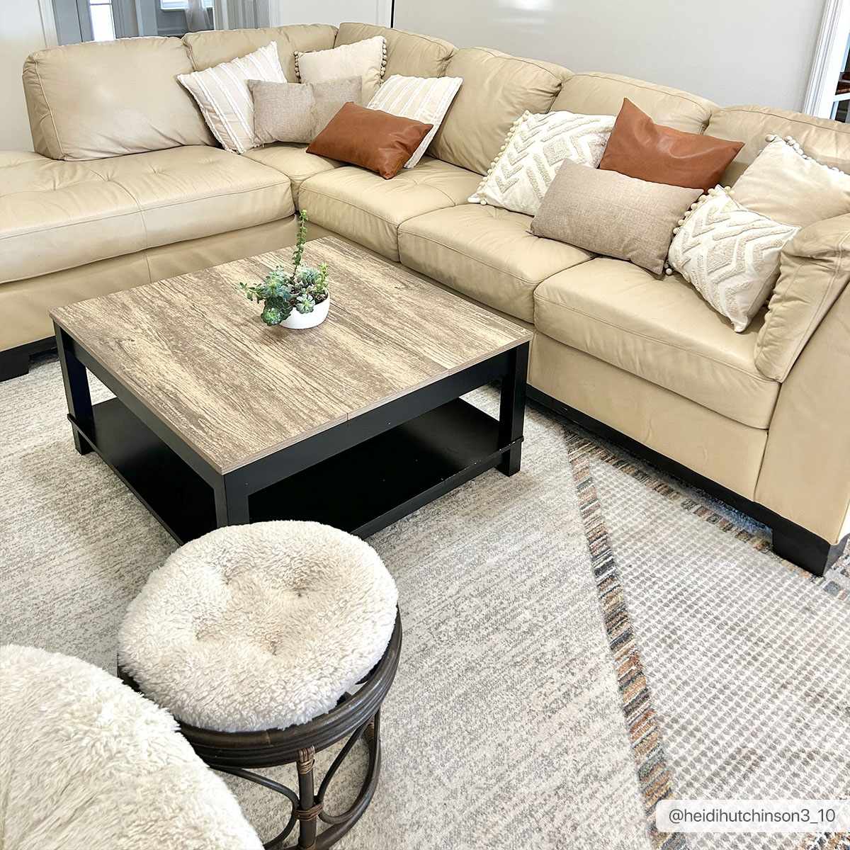 Lillian LLL-2312 Machine Woven Rug