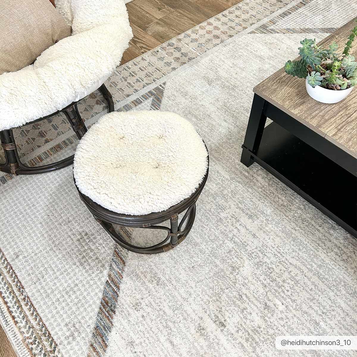 Lillian LLL-2312 Machine Woven Rug