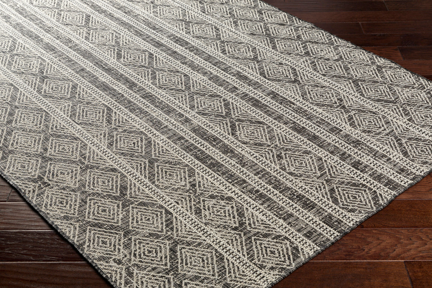 Ravello RVL-2323 2' x 3' Machine Woven Indoor/Outdoor Accent Rug