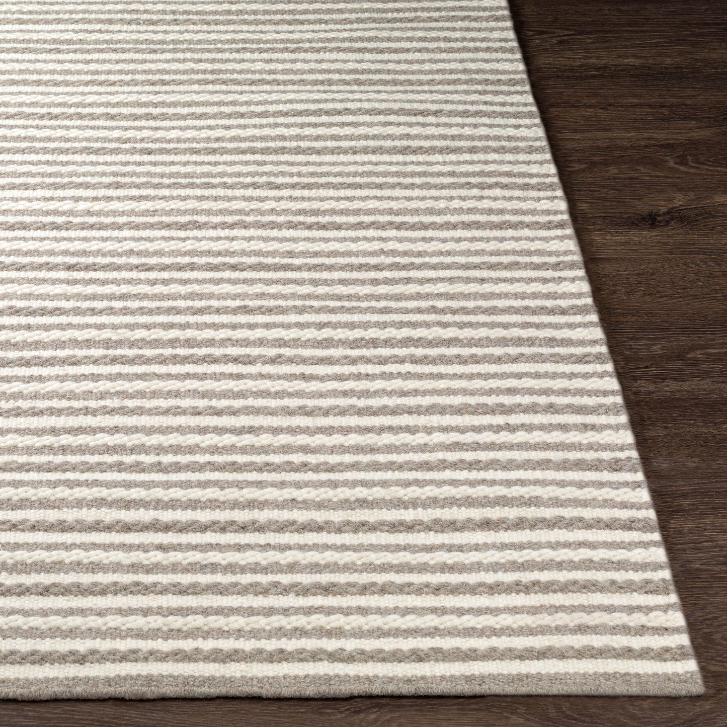 Ravena RVN-3006 2' x 3' Handmade Wool Accent Rug