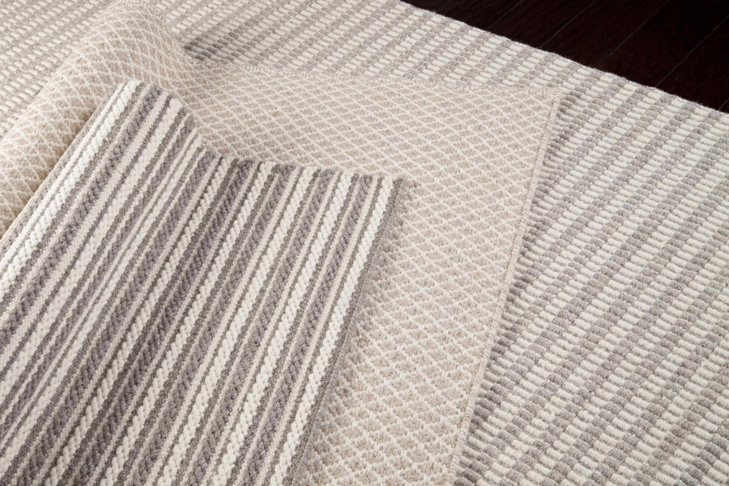 Ravena RVN-3003 Hand Woven Rug